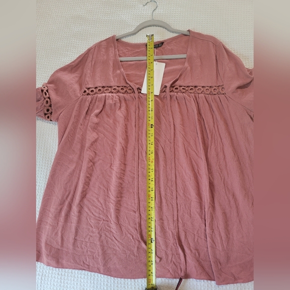 Bloomchic Women's Top with Lace Detail - Picture 6 of 10